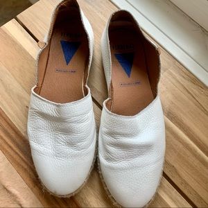 100% authentic Verbenas. White leather. Worn once.